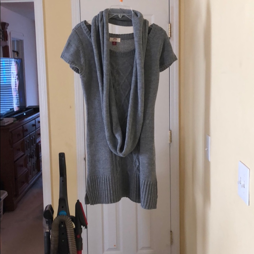cute gray sweater w/ scarf included